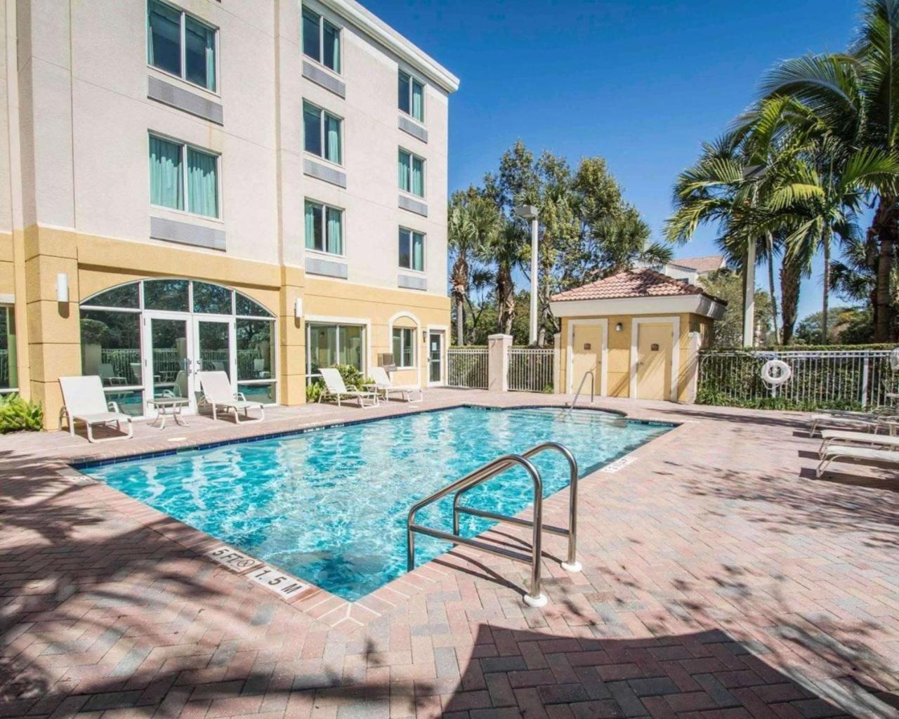 Comfort Inn & Suites Jupiter I-95 Екстер'єр фото